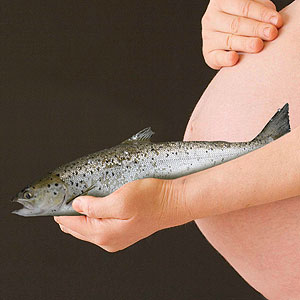 هل تناول السمك خلال الحمل آمن ؟
